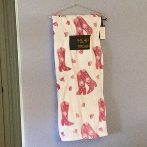 Rachel Roy Western Blanket in Pink and White - Size is 60” X 70”. GREAT BLANKET